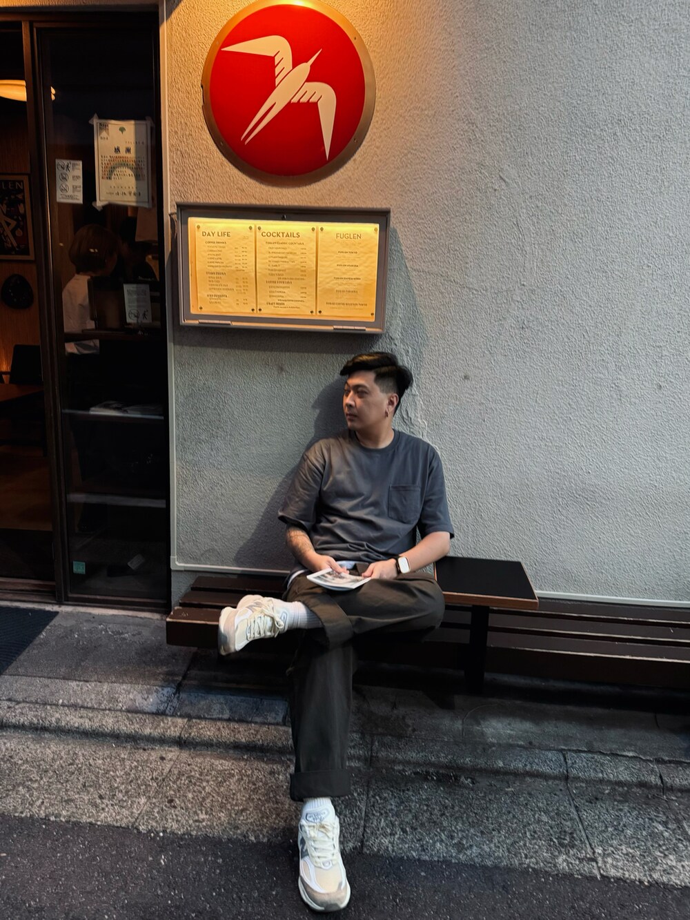 「fuglen、shibuya」｜「NEW BALANCEの＜New Balance＞ M990SS6/スニーカー（スニーカー、ベージュ系）」を使った、AlexChengさん（メンズ・183cm）の秋コーディネートの3枚目の写真
