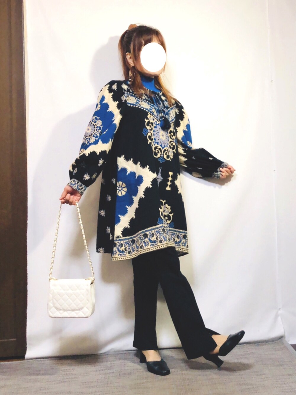 「春コーデ、大人女子、ワンピース、ZARA、エスニック柄、ノースリーブニット、レギパン、パンプス、チェーンバッグ、イヤリング、ヘアアレンジ、低身長、イメチェン、おでかけコーデ、好きな服を好きなように着る🐷💕」|「ZARAのアイテム(ワンピース、ブルー系)」を使った、kaop🐣さん(レディース・150cm)の春コーディネートの2枚目の写真