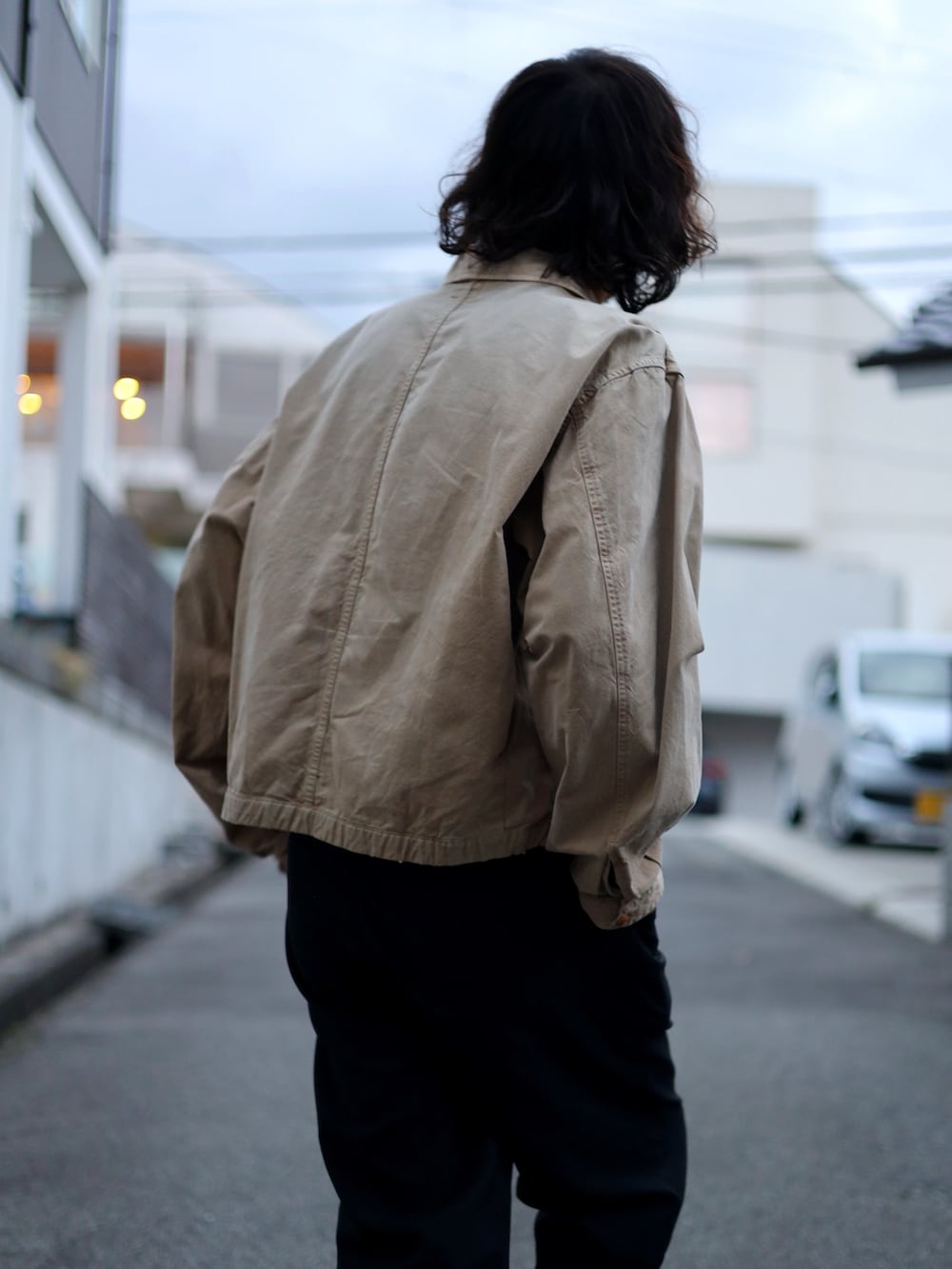 「メンズファッション、大人コーデ、古着コーデ、古着MIX、ブルゾンコーデ、古着好きな人と繋がりたい、革靴、スラックス、シンプルコーデ」｜「C.P. COMPANYのアイテム（ブルゾン、ベージュ系）」を使った、KENさん（メンズ・176cm）の冬コーディネートの4枚目の写真