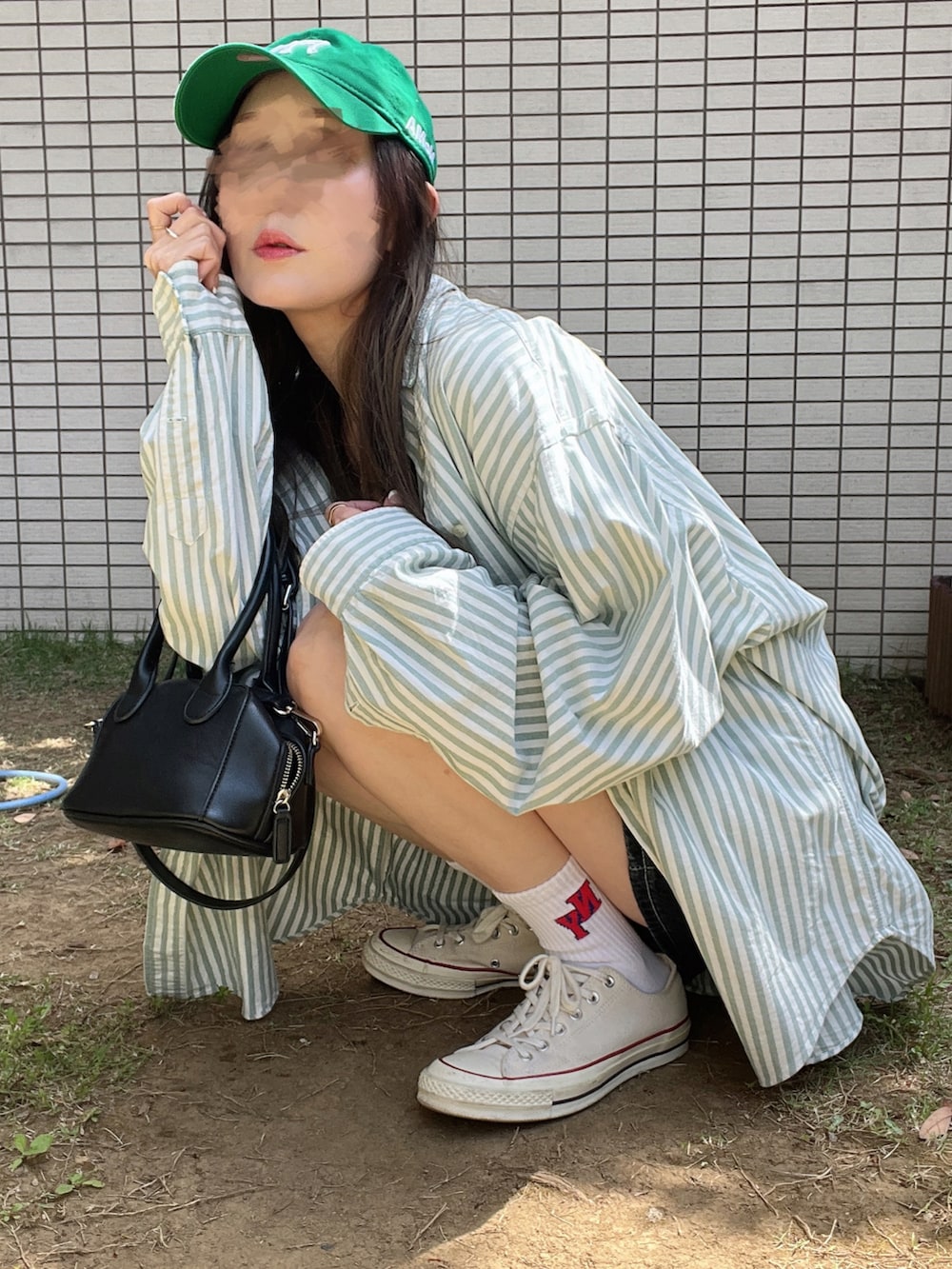 「カジュアル、春服コーデ、Ralph Lauren、GRL、NEW ERA、converse、ミニスカート、ストライプシャツ、ビッグシルエット、オーバーサイズ、プチプラ、韓国ファッション、キャップ」｜「RALPH LAURENのアイテム（シャツ/ブラウス、グリーン系）」を使った、chan-miさん（レディース・163cm）の春コーディネートの3枚目の写真