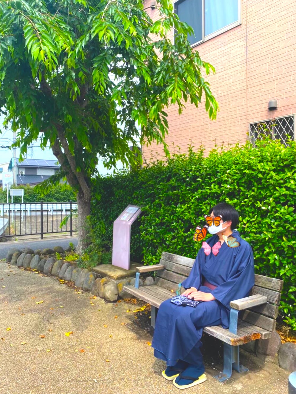 ブルー系の浴衣を着用したメンズの夏コーディネートの3枚目の写真