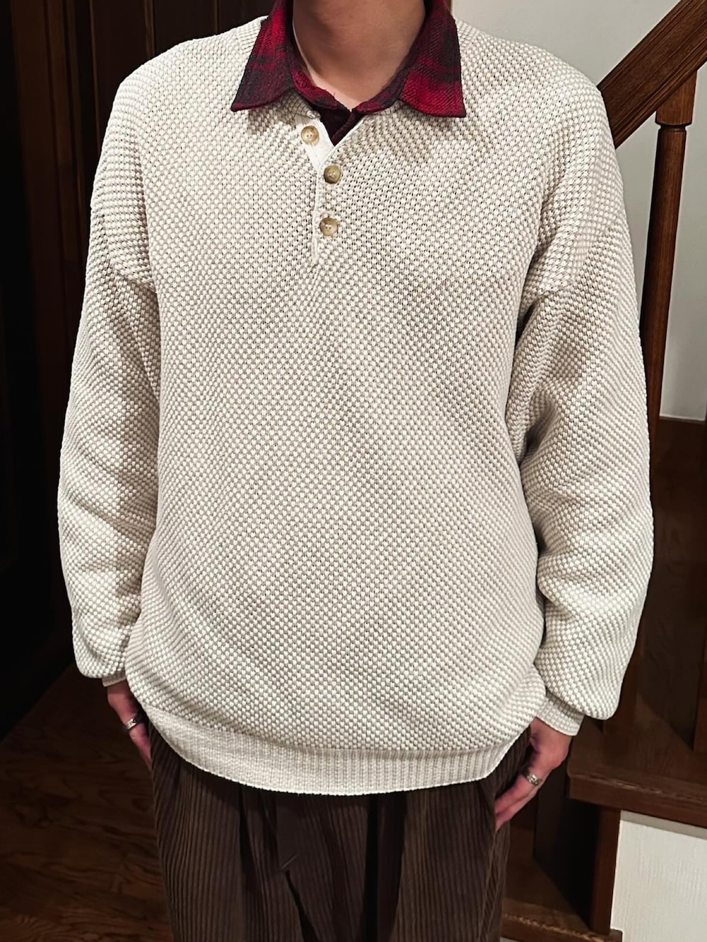 「おしゃれさんと繋がりたい、アメカジ、古着、古着MIX、カジュアル、コットンニット、ネルシャツ、チェックシャツ、コーデュロイパンツ、Pコート、ワイドパンツ、ビッグシルエット、ヘンリーネック、アウトドア、デート」|「Eddie BauerのEddie Bauer / ウールPコート(ピーコート、グレー系)」を使った、がんぽん兄さん(メンズ・176cm)の冬コーディネートの2枚目の写真