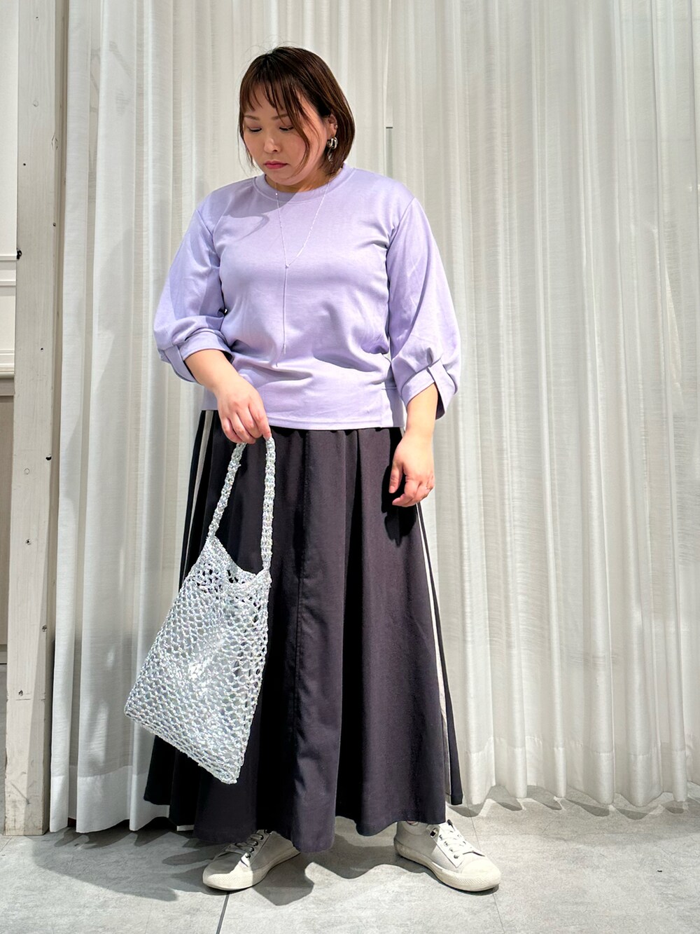 「ゆるシルエット」｜「Bou Jeloudのアイテム（スウェット、パープル系）」を使った、こっきーさん（骨格ストレート・レディース・153cm）の春コーディネートの2枚目の写真