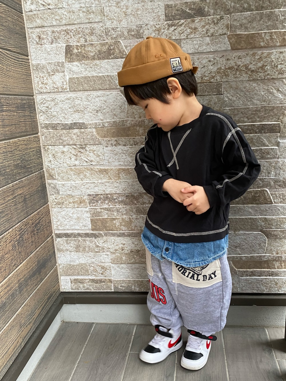 「スポーツミックス、秋服まるっと大公開、ロンT、スニーカー、キャップ、ストリート、SHEIN、ブランシェス(BRANSHES)、チャオパニックティピー(CIAOPANIC TYPY)、NIKE」｜「CIAOPANIC TYPYの【KIDS】リメイク風ボリュームスウェットパンツ（スウェットパンツ、グレー系）」を使った、KAI★AO☺︎さん（キッズ・90cm）の秋コーディネートの5枚目の写真