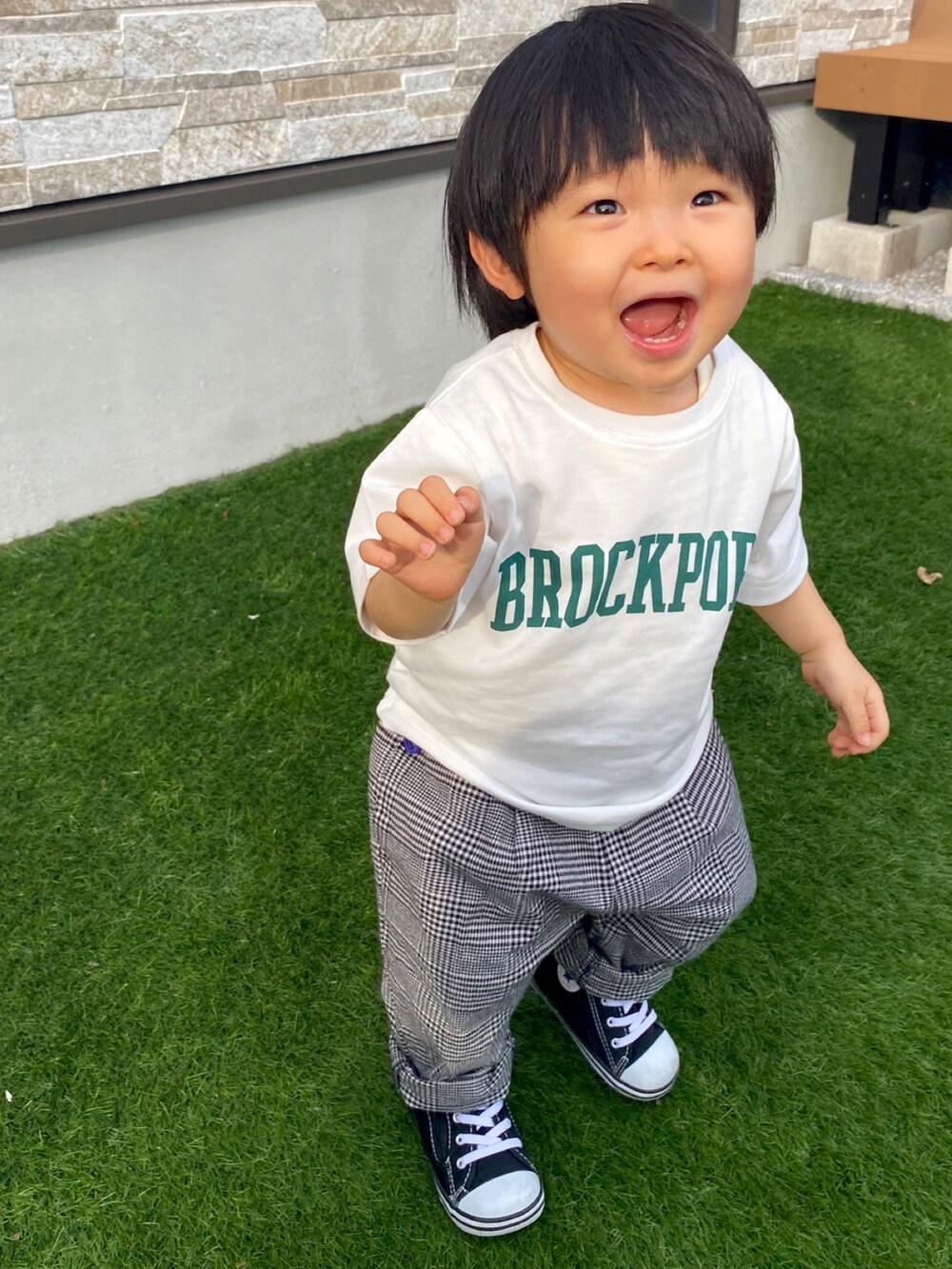 「Tシャツ、キャップ、チェックパンツ、コンバース、ハイカットスニーカー、ロゴT、devirock、グローバルワーク(GLOBAL WORK)、BREEZE、1歳9ヶ月」|「devirockのロゴ入りローキャップ(キャップ、ブラック系)」を使った、KAI★AO☺︎さん(キッズ・80cm)の夏コーディネートの5枚目の写真