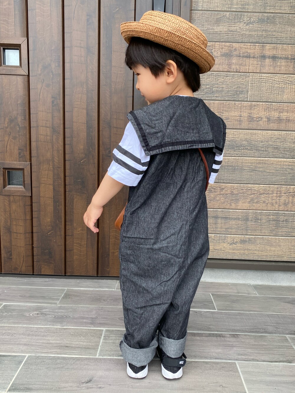 「2歳10ヶ月、スポーツサンダル、夏だ！Tシャツ着よう！、ショルダーバッグ、夏コーデ、休日スタイル、デニム、麦わら帽子、プチプラ、ペアマノン、NIKE、エアリフト、SHEIN、UNIQLO」｜「DAISOのDAISO 100円 キッズカンカン帽（帽子、ブラウン系）」を使った、KAI★AO☺︎さん（キッズ・90cm）の夏コーディネートの3枚目の写真