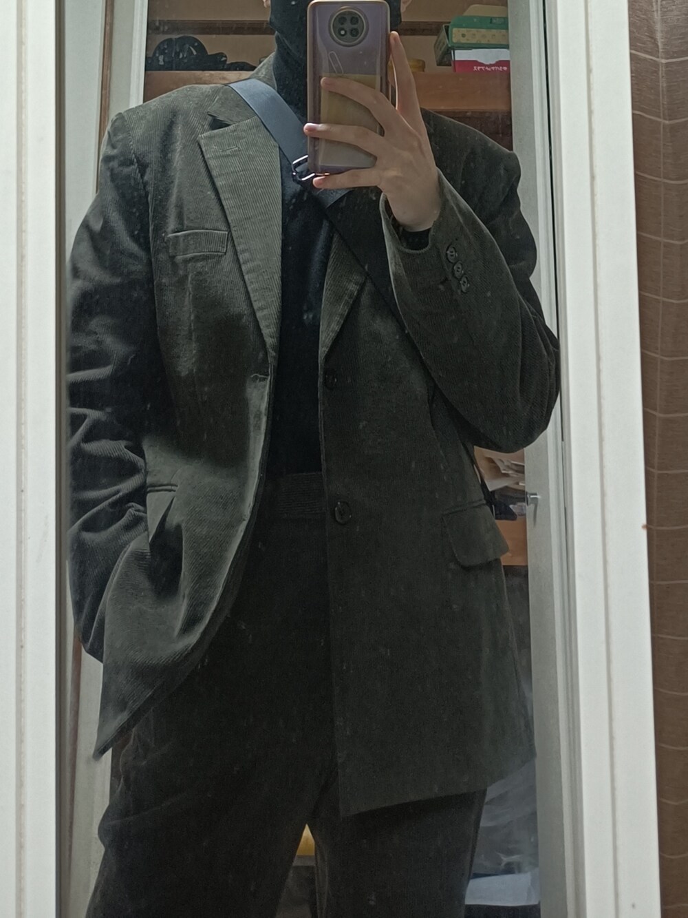 「UNIQLOのアイテム（Tシャツ/カットソー、ホワイト系）」を使った、🤓🫵さん（メンズ・176cm）の秋コーディネートの2枚目の写真