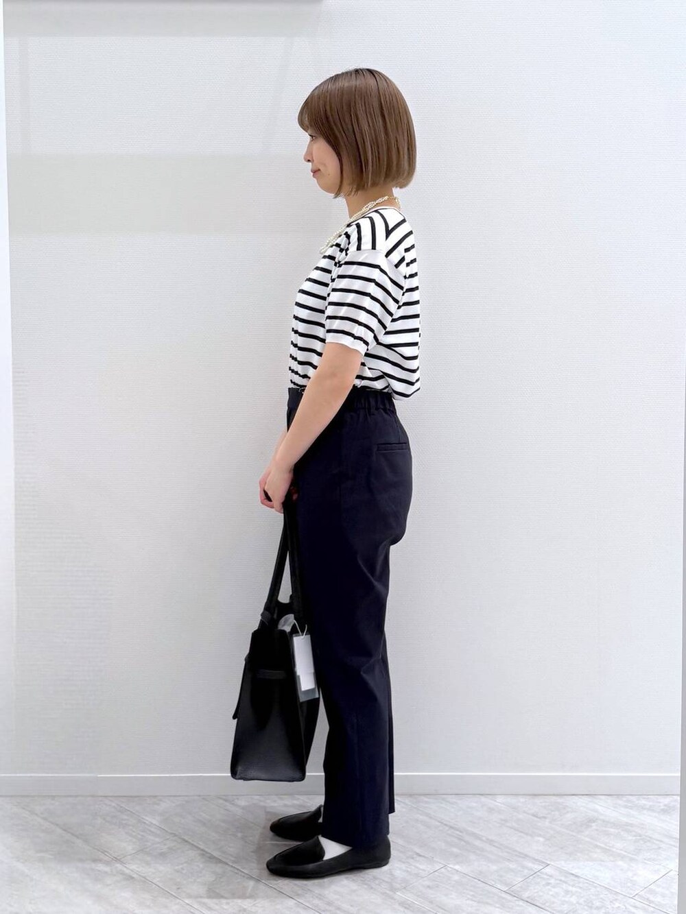 「着痩せ、スゴラクシリーズ_GLOBAL WORK、パンツ、体型カバー、きれいめ、ゆったり、Play九州_GLOBAL WORK、着痩せ・細見え、GLOBAL WORK、夏コーデ、春コーデ、ニット、テーパードパンツ」｜「GLOBAL WORKのらくっション踏めるバブーシュ/136007（その他シューズ、ブラック系）」を使った、mnk1018さん（レディース・158cm）の春コーディネートの2枚目の写真