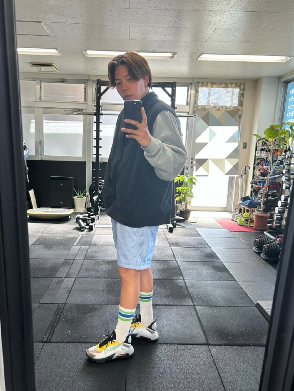 「いいね、save、フォローお願いします🤑、古着MIX、春服、おしゃれさんと繋がりたい、ラフ」｜「NIKEの限定展開 NIKE/ナイキ クラブBBクルー / クルーネック スウェット / 裏起毛 / スタンダードフィット / BV2663（スウェット、グレー系）」を使った、TSUCKTさん（骨格ストレート・メンズ・170cm）の春コーディネートの2枚目の写真