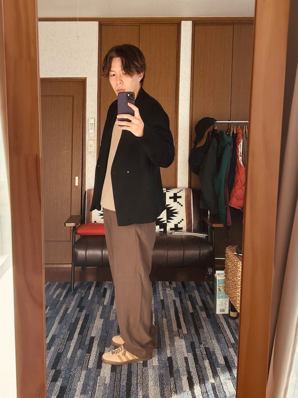 「スラックス、冬コーデ、ニット、古着MIX、古着、シンプル、シンプルコーデ、おしゃれさんと繋がりたい」｜「ZARAのアイテム（テーラードジャケット、ブラック系）」を使った、TSUCKTさん（骨格ナチュラル・メンズ・170cm）の冬コーディネートの2枚目の写真