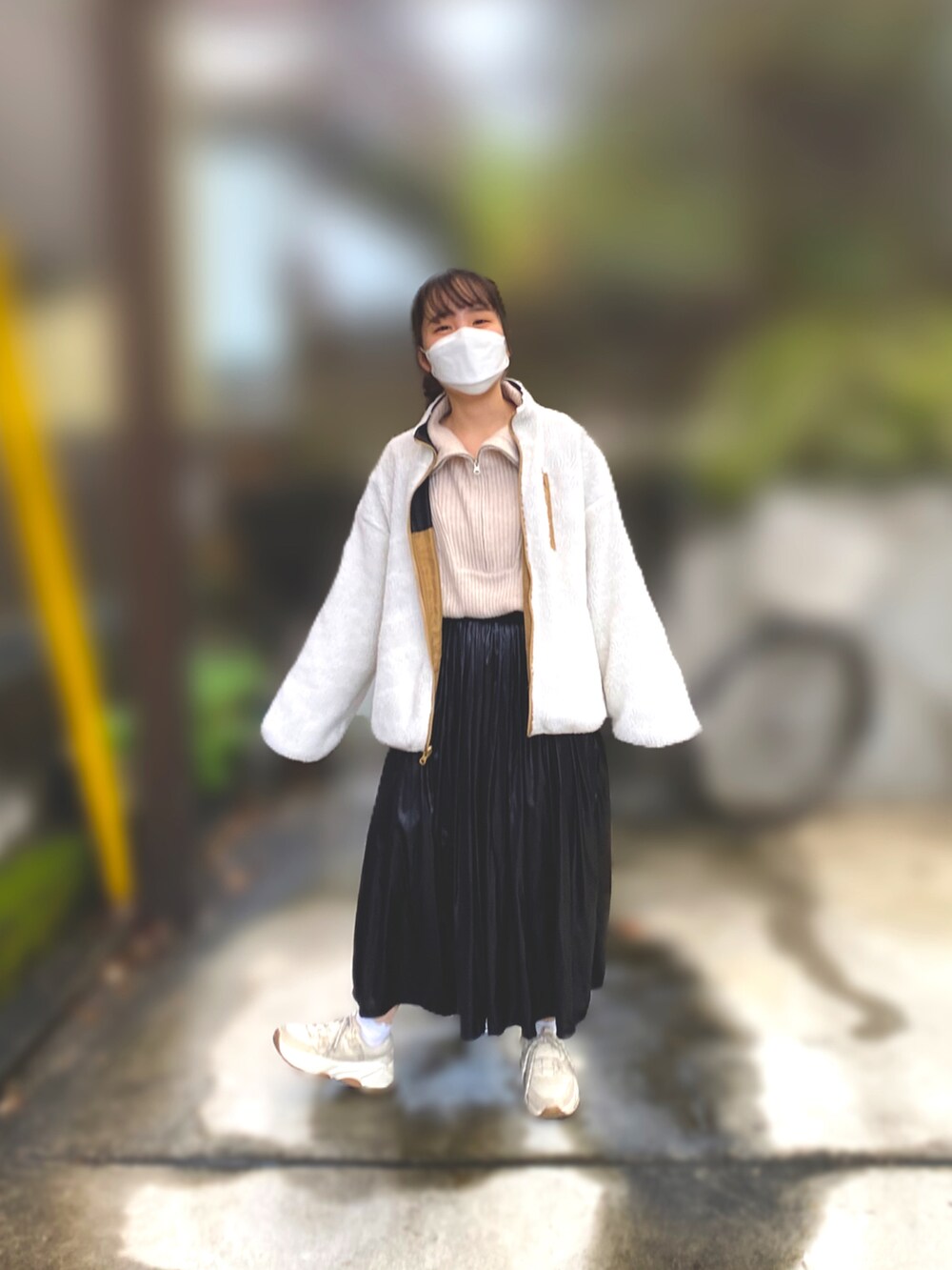 「ニット、カジュアル、ボア、ナチュラル、ロングスカート、お出かけコーデ、earth music&ecology、シンプルコーデ、低身長、150cm、低身長コーデ、おしゃれさんと繋がりたい、たかあしあかりちゃん、moitytto」|「tiptopの配色ポケット付きリバーシブルボアブルゾン(ブルゾン、その他)」を使った、まゆさん(レディース・150cm)の秋コーディネートの2枚目の写真
