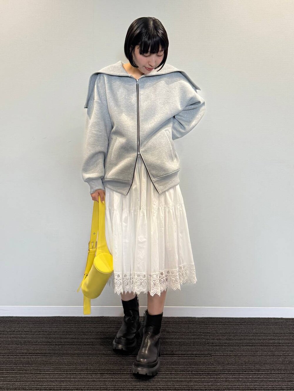 「eL、JEANASIS」｜「eLの【eL】Cylinder Mini Bag/136220（ショルダーバッグ、イエロー系）」を使った、マリンさん（レディース・160cm）の夏コーディネートの4枚目の写真