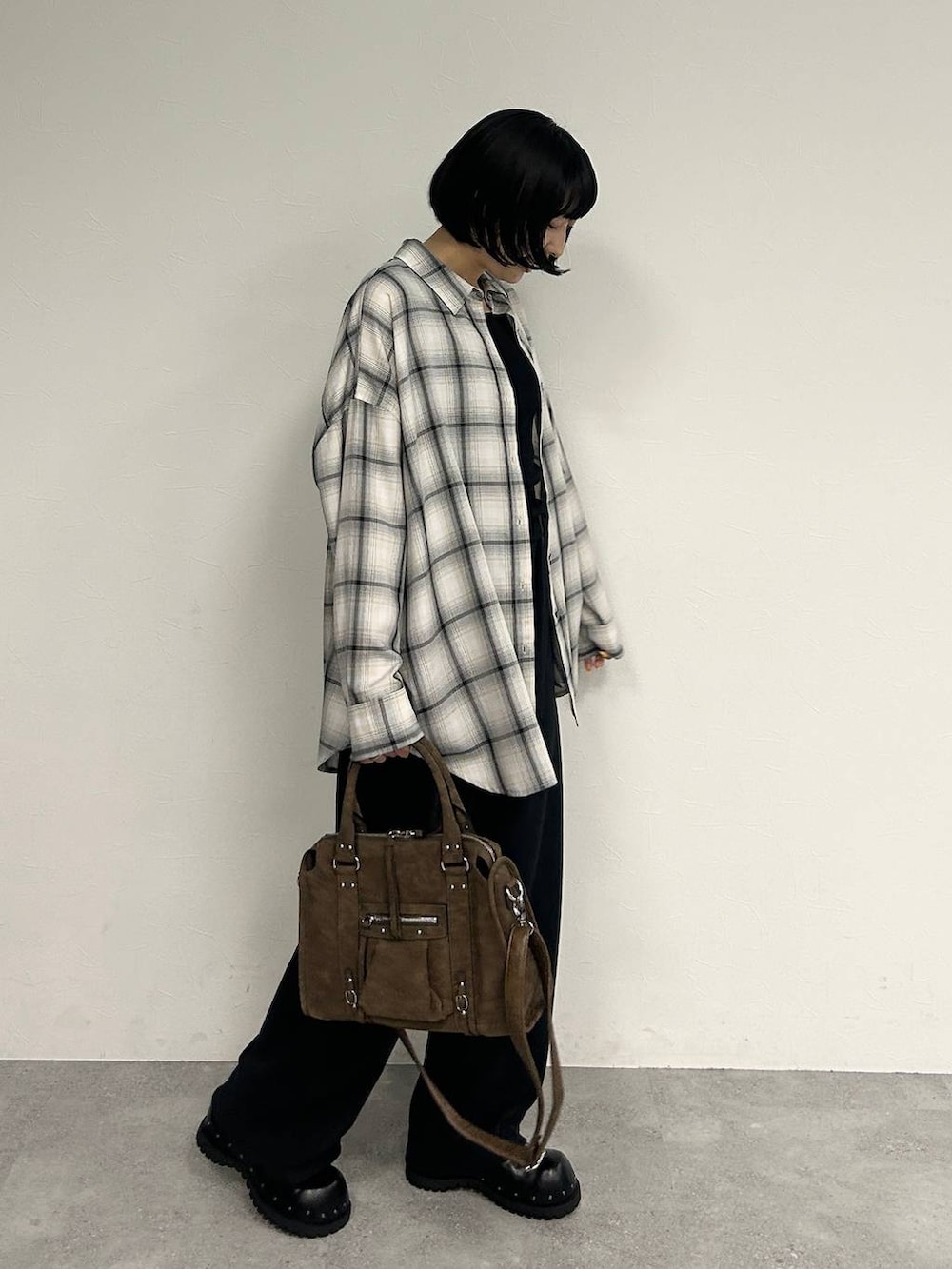 「チェック、シャツ、JEANASIS」｜「JEANASISのアソートチェックシャツLS/157636（シャツ/ブラウス、ホワイト系）」を使った、マリンさん（レディース・160cm）の夏コーディネートの4枚目の写真