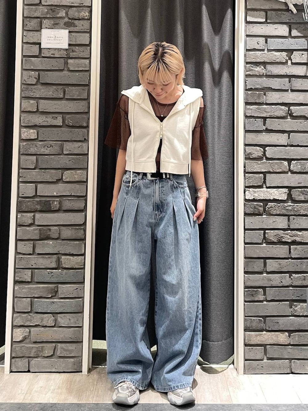 「カジュアル、個性派、差し色コーデ、オーバーサイズ、PAGEBOY、PBLIM、古着MIX、レイヤードスタイル、韓国系、カジュアルコーデ、韓国ファッション」｜「PAGEBOYのモードバックルベルト3（ベルト、ブラック系）」を使った、nya2kichanさん（レディース・158cm）の夏コーディネートの2枚目の写真