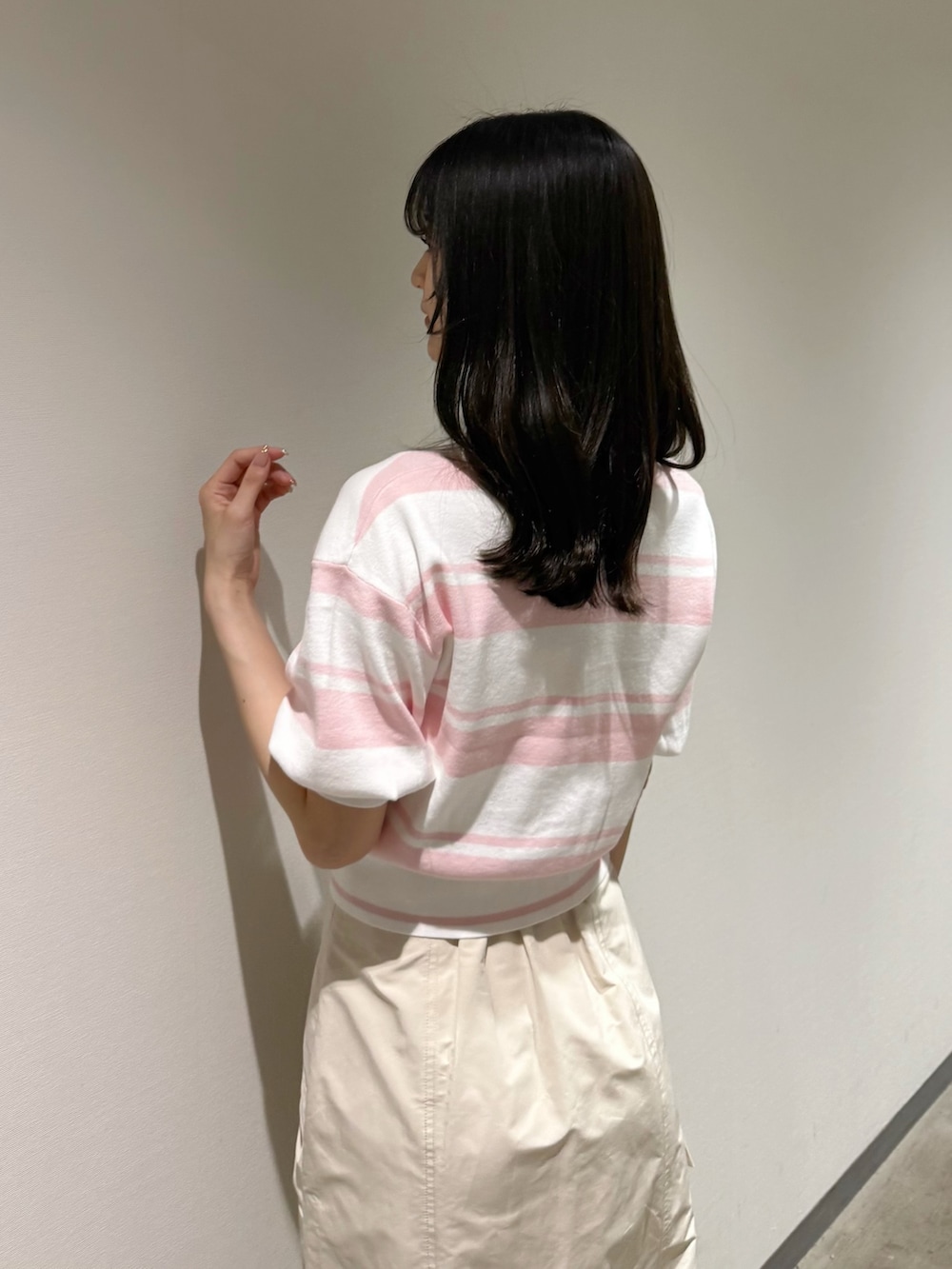 mihoさんの「ラガー風ニット（MERCURYDUO）」を使ったコーディネートの6枚目の写真