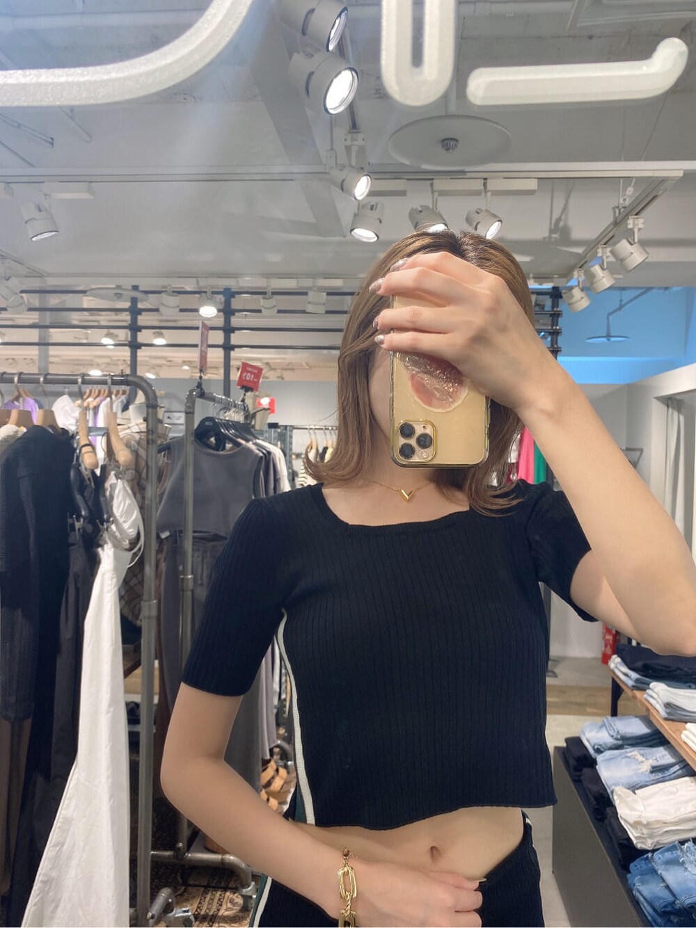 「GYDA」｜「GYDAの【セットアップ】サイドライン ニットスカートライクショートパンツ（スカート、ブラック系）」を使った、reinaさん（レディース・162cm）の夏コーディネートの6枚目の写真