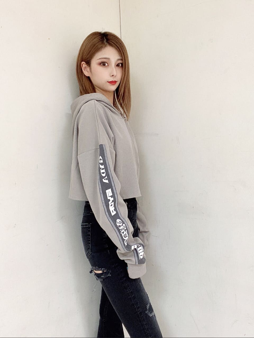 「GYDA」｜「GYDAのH/W BACKRIPPED SHAPELY LINEフレアデニムパンツ（デニムパンツ、ブラック系）」を使った、reinaさん（レディース・162cm）の夏コーディネートの5枚目の写真