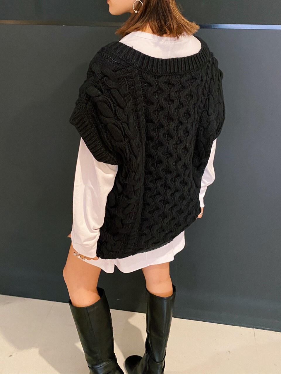 その他のその他アウターを着用したレディースの秋コーディネートの4枚目の写真