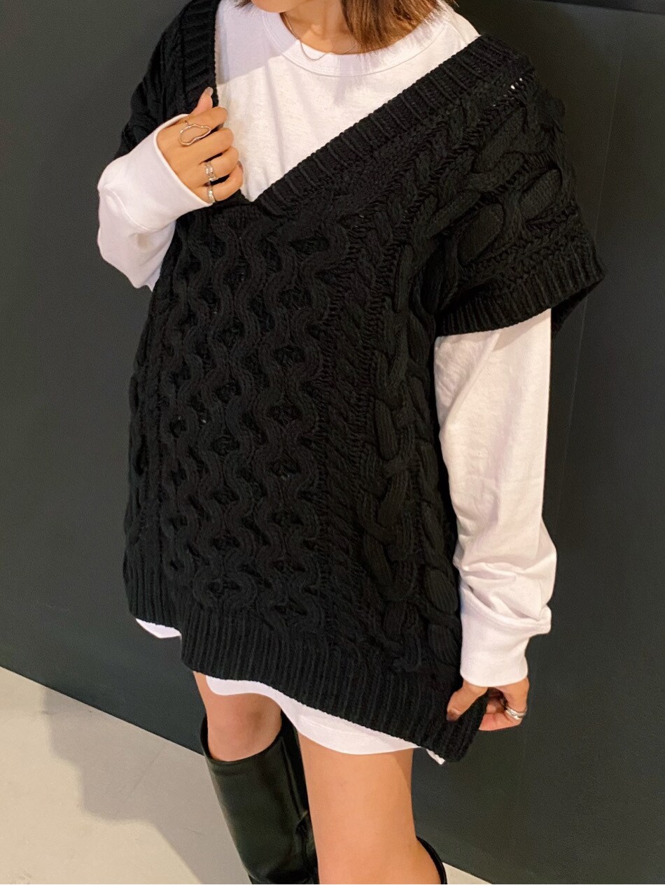 その他のその他アウターを着用したレディースの秋コーディネートの3枚目の写真