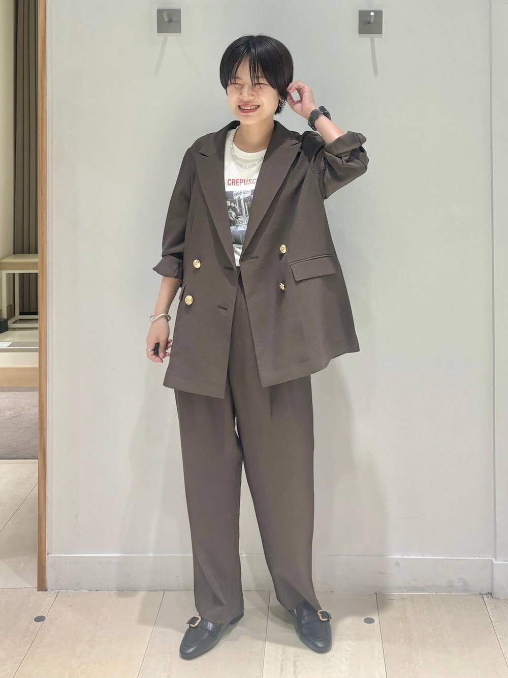 「体型カバー、着痩せ・細見え、カジュアル、ママコーデ、骨格ウェーブ、ベーシック/シンプル、GLOBAL WORK、シンプルコーデ、大人カジュアル、MATINEE LINE」|「GLOBAL WORKのApple Watch UNISEXクリアバンド/118492(デジタル腕時計、ブラック系)」を使った、しらがさん(レディース・159cm)の夏コーディネートの5枚目の写真
