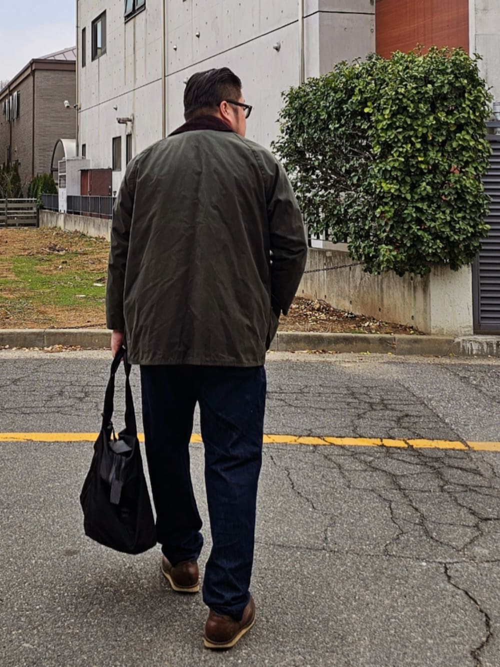 「ENGINEERED GARMENTS、barbour、KENNETH FIELD、ultra violence」｜「BarbourのBarbour(バブアー) OS WAX BEDALE/ビデイル MWX1679（その他アウター、グリーン系）」を使った、Herringさん（メンズ・178cm）の春コーディネートの2枚目の写真