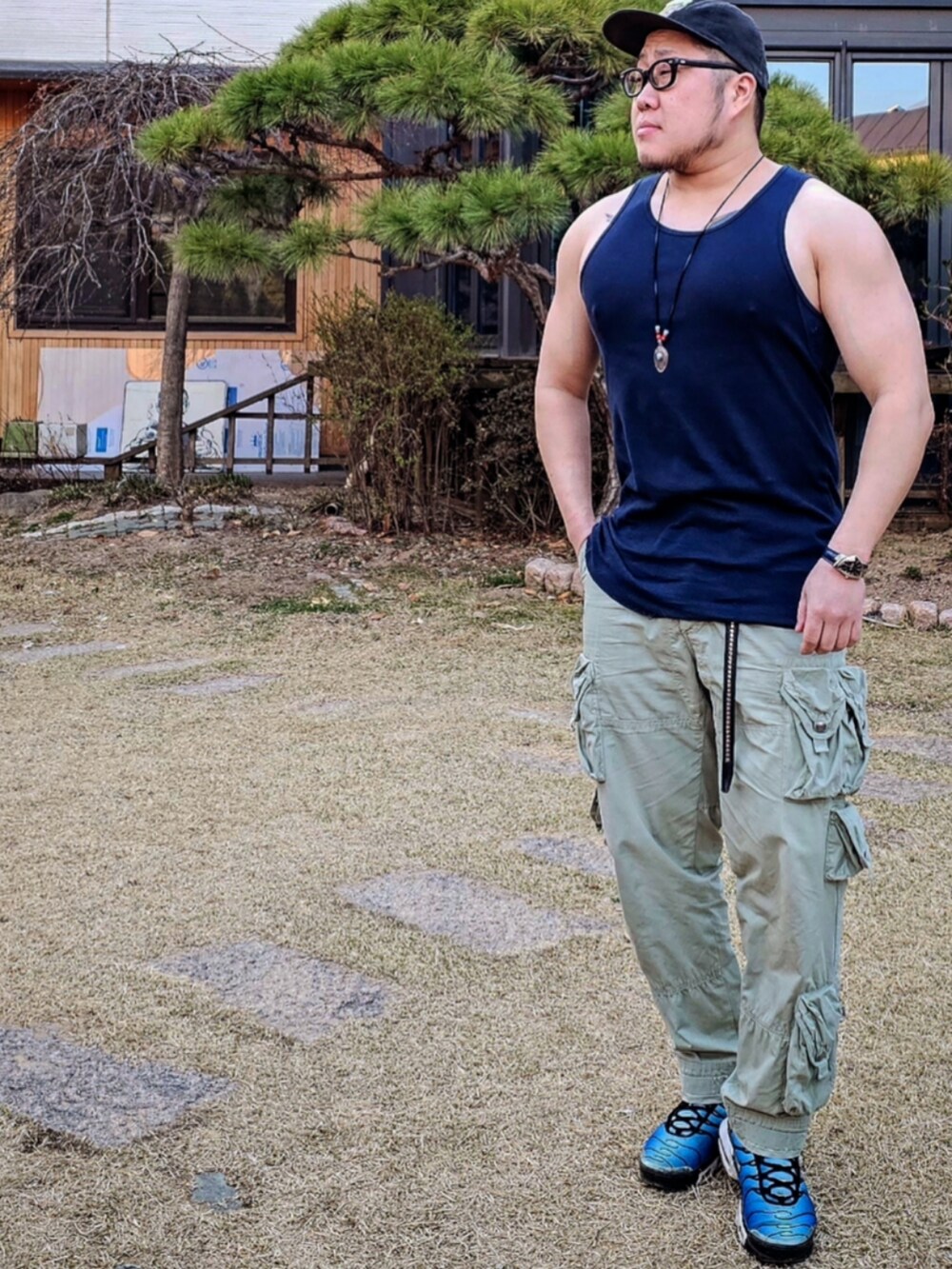 「WILLY CHAVARRIA、Ralph Lauren、NIKE、goros」｜「WILLY CHAVARRIAの【WILLY CHAVARRIA / ウィリー チャバリア】 FULL ZIP MOCK（ブルゾン、ブラック系）」を使った、Herringさん（メンズ・178cm）の春コーディネートの5枚目の写真