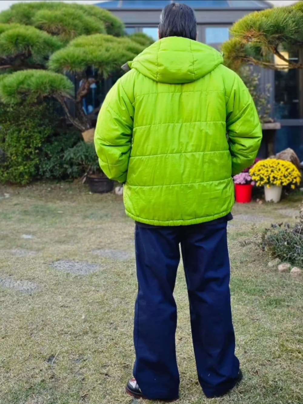 「patagonia、AURALEE、challenger、bendavis、pushead、NIKE、korea」｜「patagoniaのアイテム（マウンテンパーカー、グリーン系）」を使った、Herringさん（メンズ・178cm）の秋コーディネートの2枚目の写真