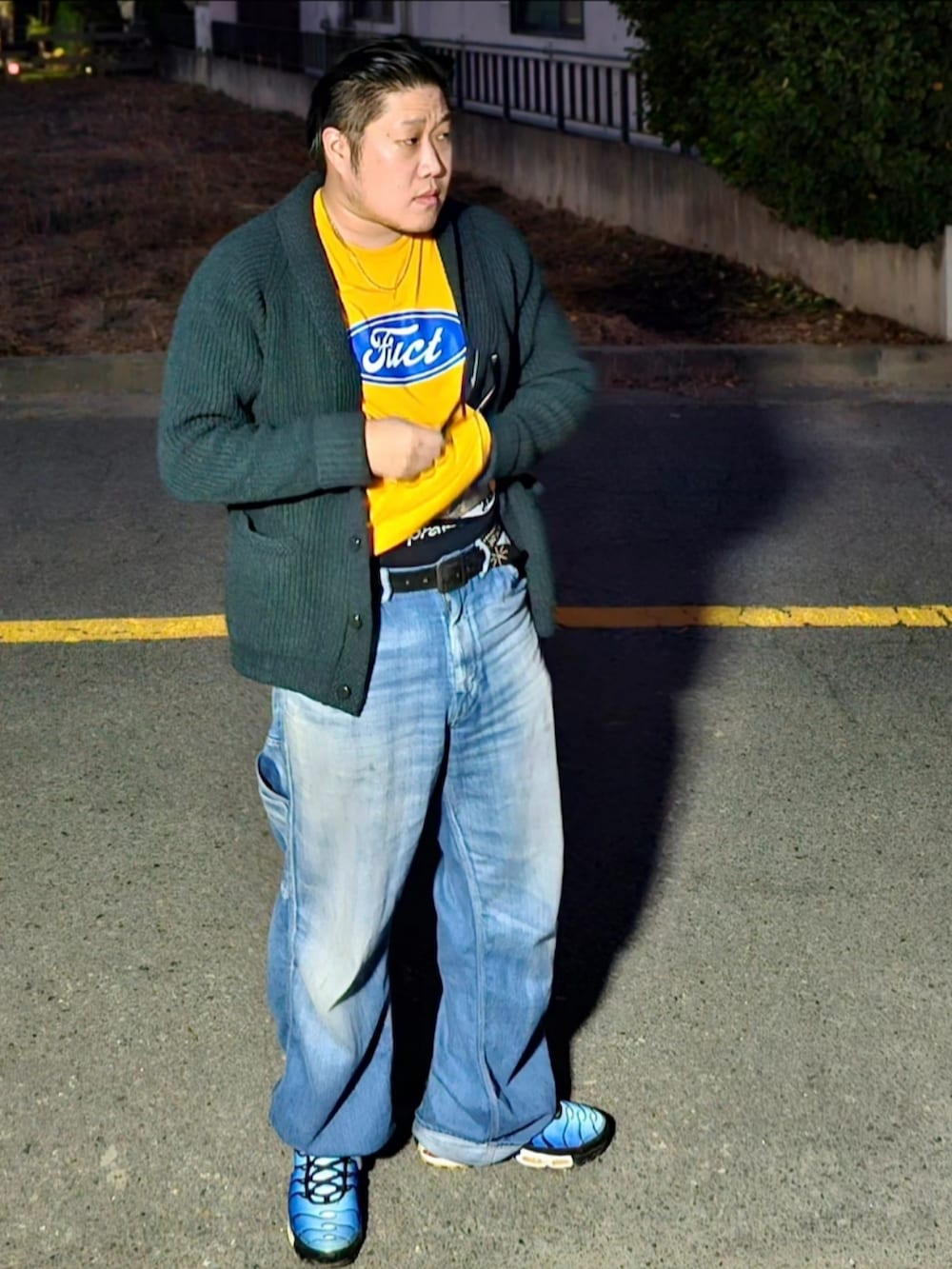 「COOTIE、FUCT、minedenim、NIKE」｜「COOTIE PRODUCTIONSのアイテム（カーディガン/ボレロ、その他）」を使った、Herringさん（メンズ・178cm）の秋コーディネートの4枚目の写真