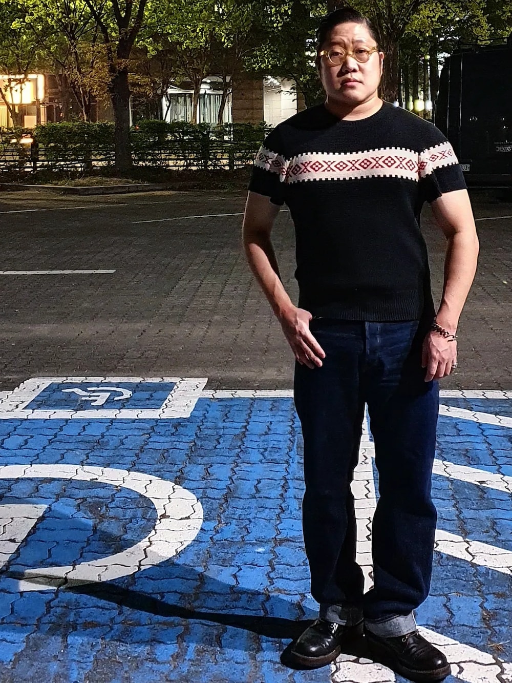 「TENDERLOIN、At last&co、white boots」｜「TENDERLOINのアイテム（スカジャン、ブラック系）」を使った、Herringさん（メンズ・178cm）の春コーディネートの4枚目の写真