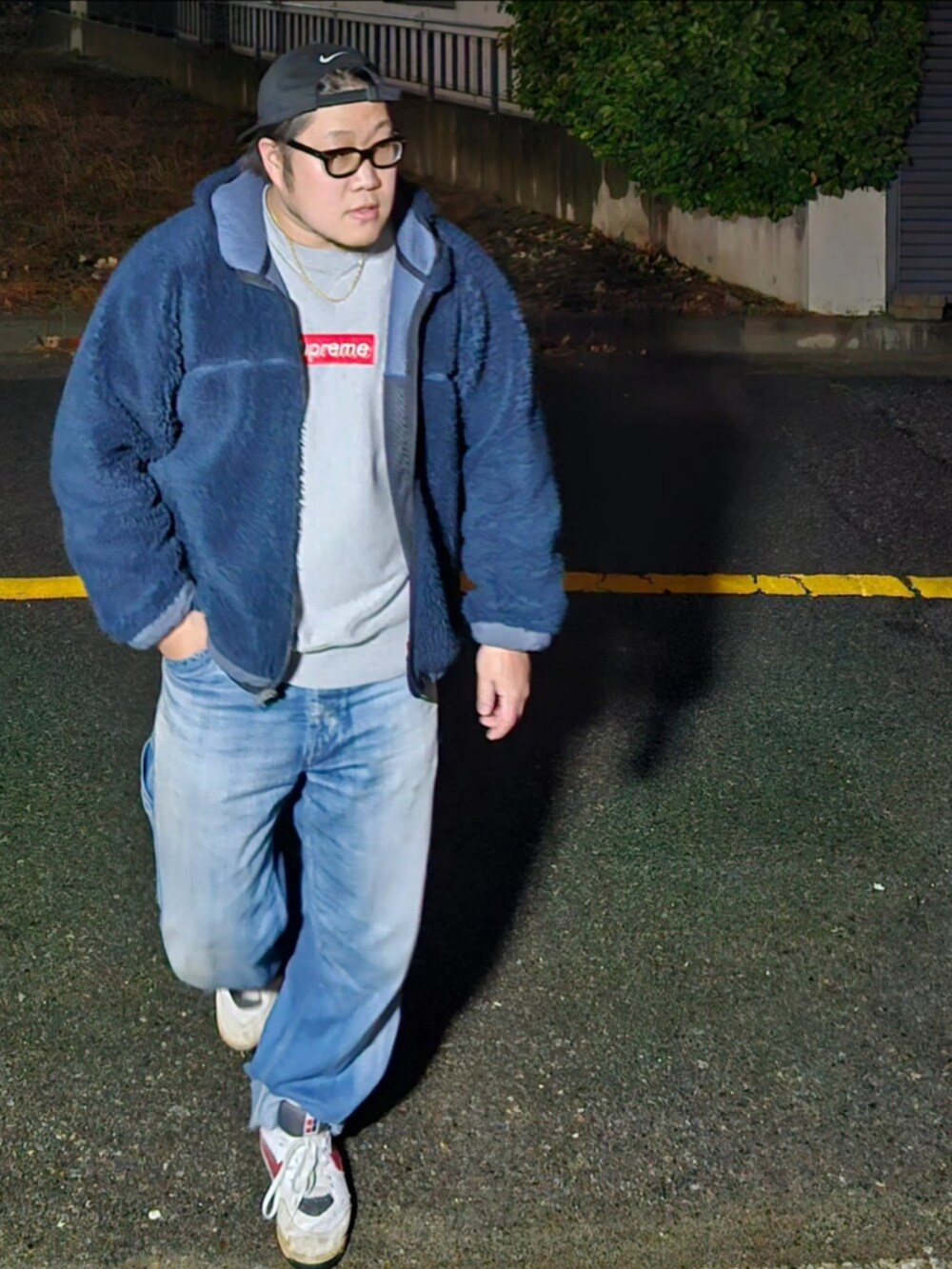 「patagonia、nike、supreme、cat」｜「patagoniaのアイテム（ジャケット/アウター、ブルー系）」を使った、Herringさん（メンズ・178cm）の秋コーディネートの3枚目の写真