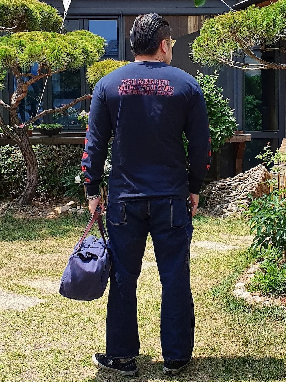 「TENDERLOIN、At last&co」｜「TENDERLOINのアイテム（Tシャツ/カットソー、ブラック系）」を使った、Herringさん（メンズ・178cm）の春コーディネートの2枚目の写真