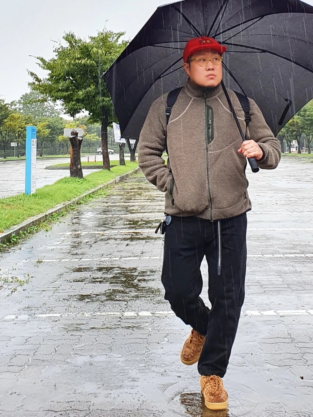 「patagonia、パタゴニア、patagoniaMars」｜「Ocean Pacificのアイテム（キャップ、レッド系）」を使った、Herringさん（メンズ・178cm）の秋コーディネートの4枚目の写真