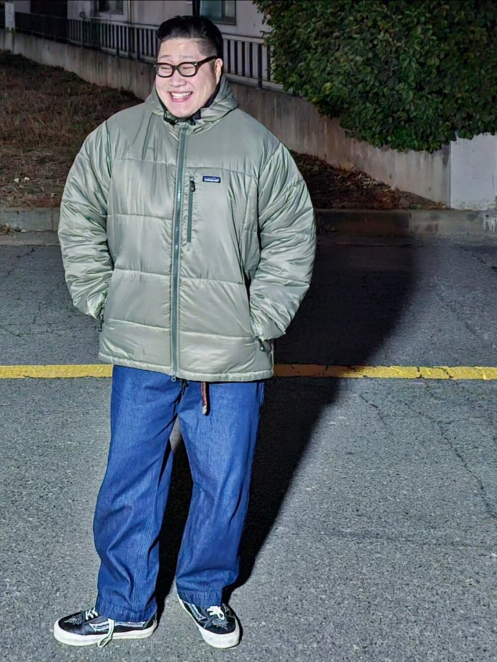 「patagonia、patagoniaMars、WILLY CHAVARRIA、winter、korea」｜「WILLY CHAVARRIAのアイテム（トップス、ブラック系）」を使った、Herringさん（メンズ・178cm）の秋コーディネートの4枚目の写真