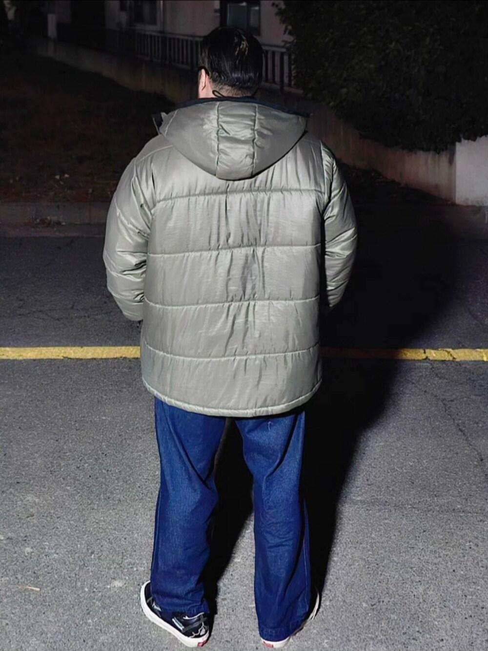 「patagonia、patagoniaMars、WILLY CHAVARRIA、winter、korea」｜「WILLY CHAVARRIAのアイテム（トップス、ブラック系）」を使った、Herringさん（メンズ・178cm）の秋コーディネートの3枚目の写真