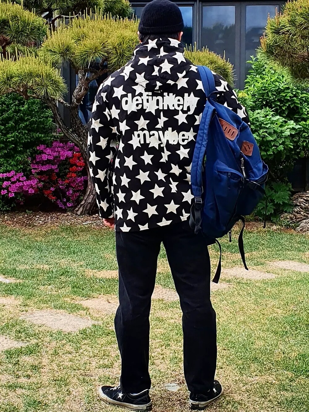 「aie、south2west8、Nepenthes」｜「LEUCHTFEUERのアイテム（ニットキャップ/ビーニー、ブラック系）」を使った、Herringさん（メンズ・178cm）の春コーディネートの3枚目の写真