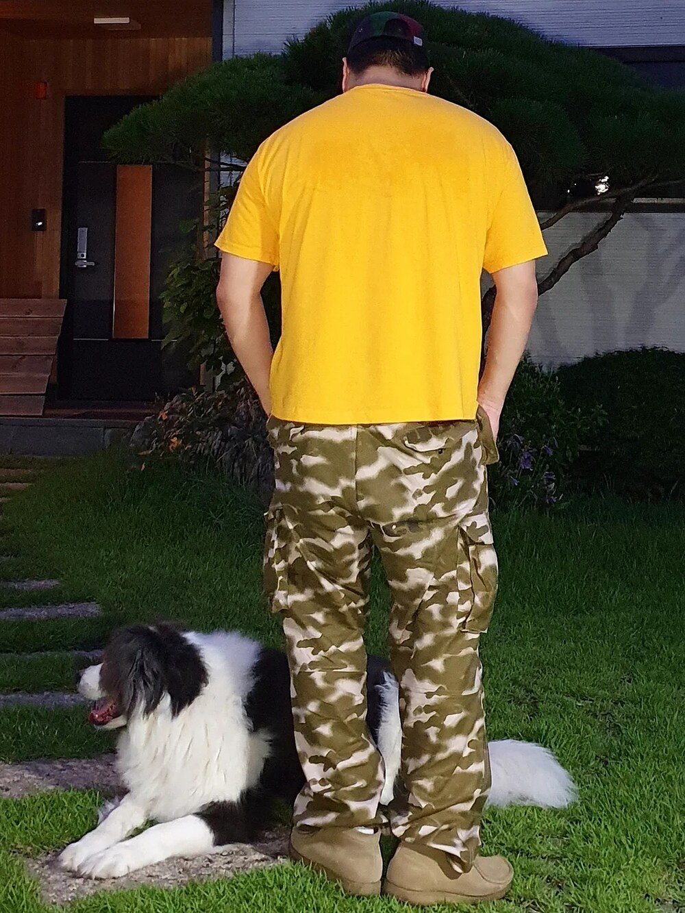 「FUCT」｜「fuctのアイテム（Tシャツ/カットソー、イエロー系）」を使った、Herringさん（メンズ・178cm）の夏コーディネートの2枚目の写真