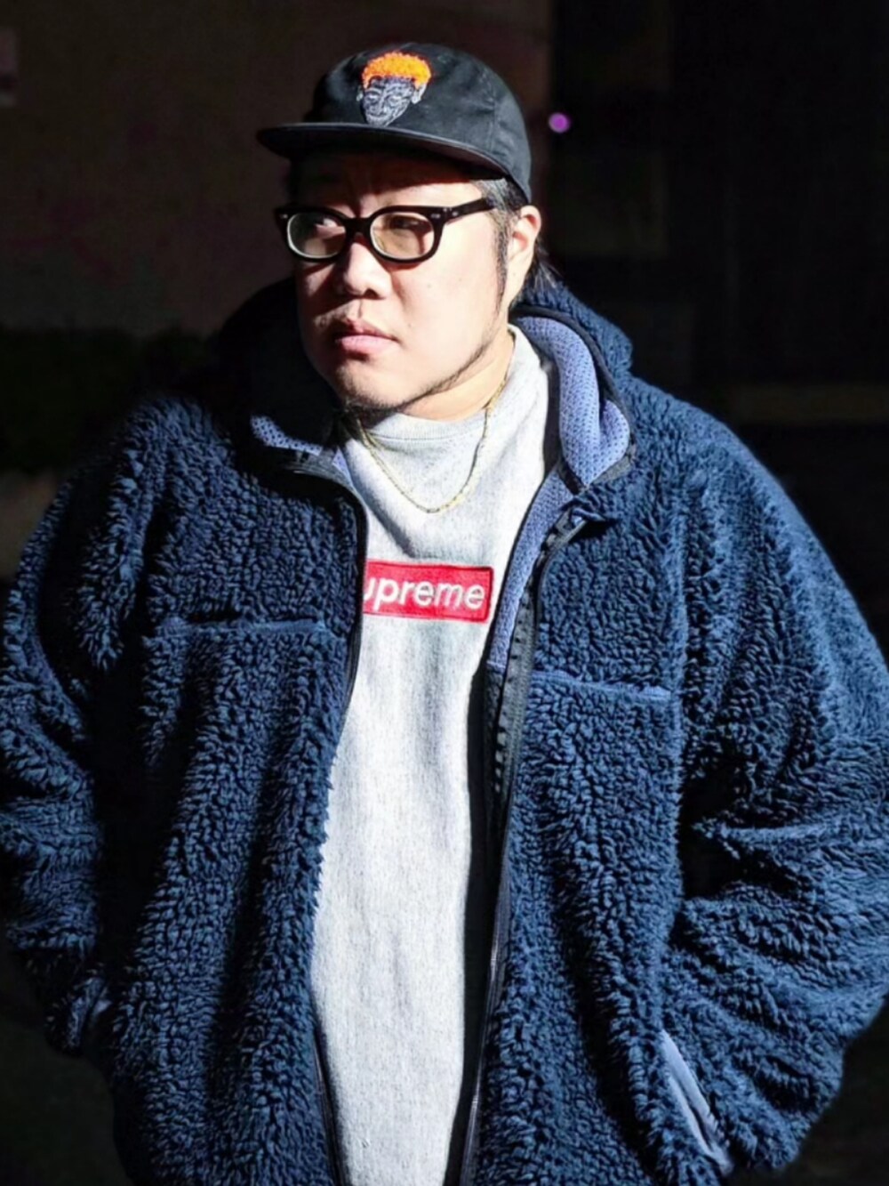「patagonia、nike、supreme、cat」｜「patagoniaのアイテム（ジャケット/アウター、ブルー系）」を使った、Herringさん（メンズ・178cm）の秋コーディネートの5枚目の写真