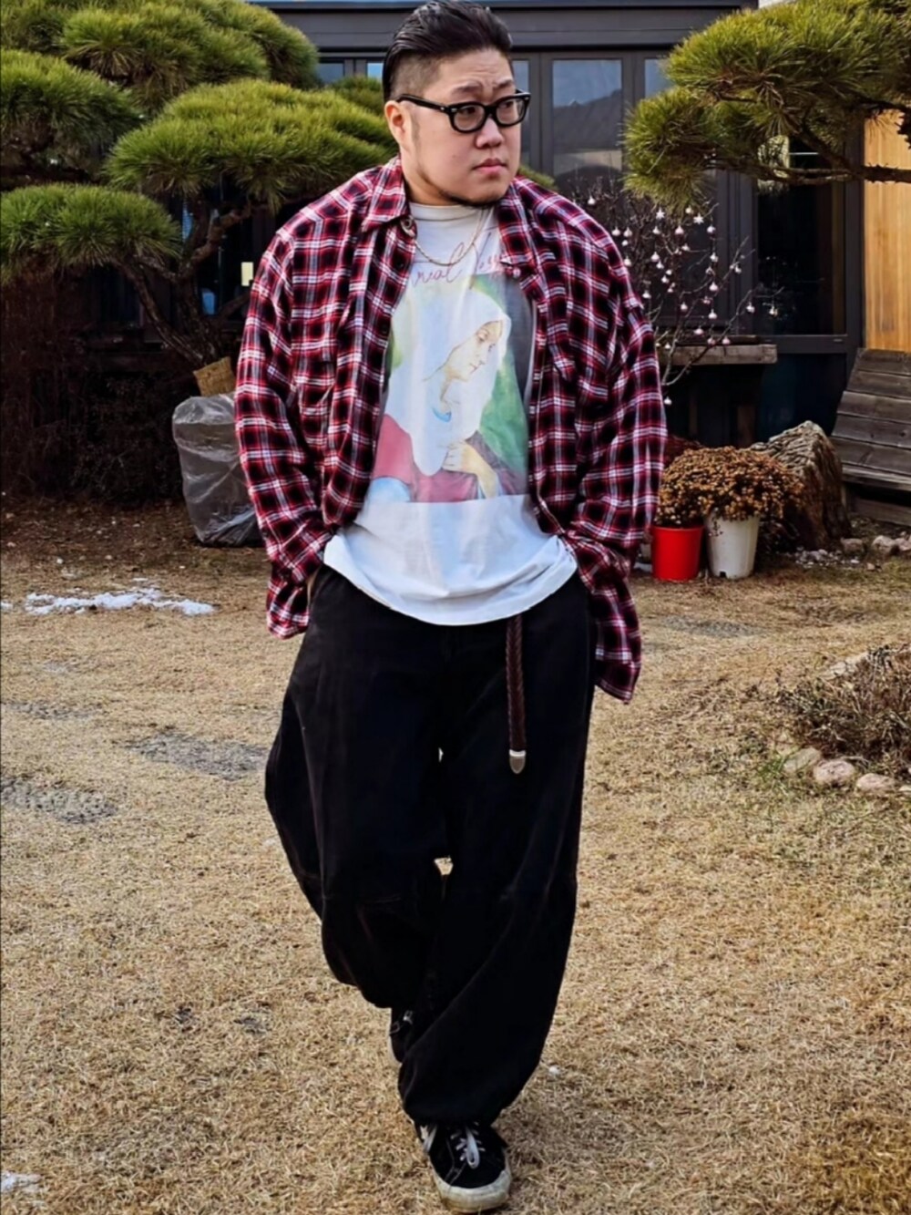 「christmas、patagonia、WILLY CHAVARRIA、SAINT M××××××」｜「patagoniaのアイテム（マウンテンパーカー、ブルー系）」を使った、Herringさん（メンズ・178cm）の冬コーディネートの4枚目の写真