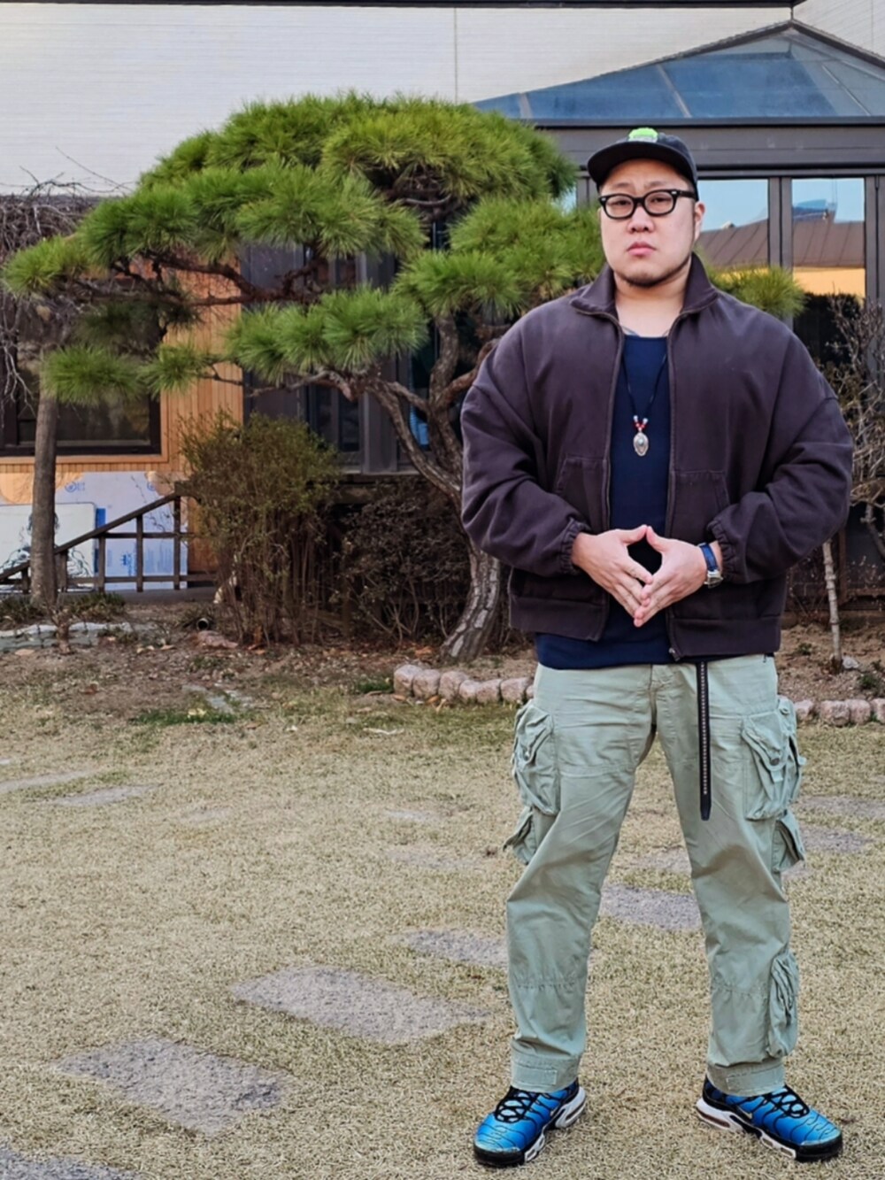 「WILLY CHAVARRIA、Ralph Lauren、NIKE、goros」｜「WILLY CHAVARRIAの【WILLY CHAVARRIA / ウィリー チャバリア】 FULL ZIP MOCK（ブルゾン、ブラック系）」を使った、Herringさん（メンズ・178cm）の春コーディネートの2枚目の写真