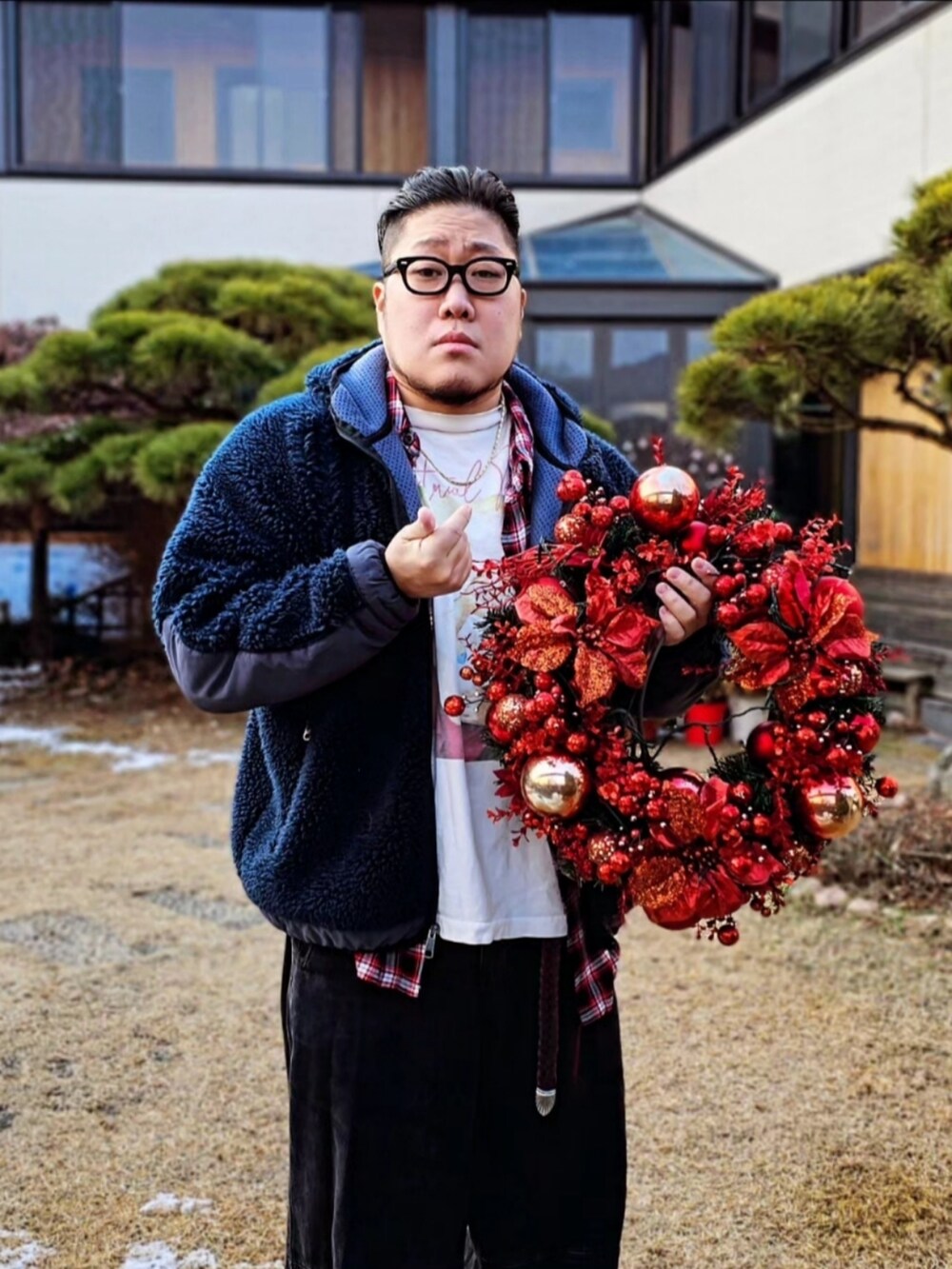 「christmas、patagonia、WILLY CHAVARRIA、SAINT M××××××」｜「patagoniaのアイテム（マウンテンパーカー、ブルー系）」を使った、Herringさん（メンズ・178cm）の冬コーディネートの5枚目の写真