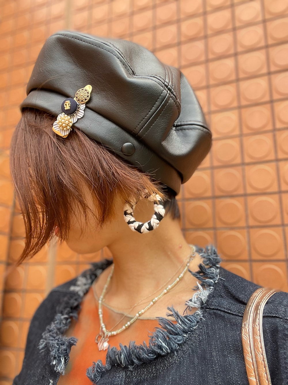 「ベレー帽、秋ルック紹介するよ、休日スタイル、ワンピース、デニム、フレアパンツ、デニムジャケット、チュール、今日のコーデ、ミュール、パンツスタイル、デニムパンツ、moussy、カラーコーデ、しまむら」｜「EVOLの【EVOL】  オブリークトゥミュール BR23478（パンプス、ブラウン系）」を使った、tink0804さん（レディース・157cm）の秋コーディネートの3枚目の写真