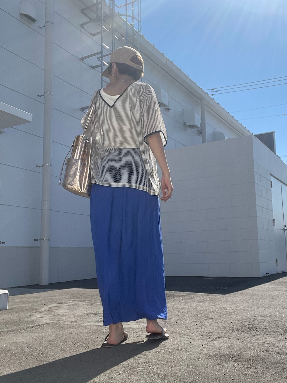 「夏コーデ、ボーダー、シアートップス、CIAOPANIC TYPY、カジュアルコーデ、ボーダートップス、しまむら、チャオパニックティピー(CIAOPANIC TYPY)、キャップ、オトナカジュアル、プチプラコーデ、青、楽チンコーデ、カラーコーデ、骨格ウェーブ」｜「CIAOPANIC TYPYのシアーレースボーダーリンガーTEE（Tシャツ/カットソー、ホワイト系）」を使った、tink0804さん（レディース・157cm）の夏コーディネートの3枚目の写真