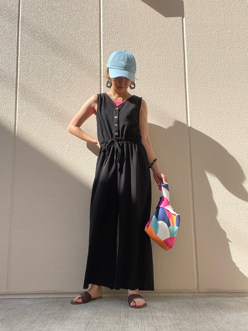 「キャップ、夏、夏ファッション、サロペット、アノラックパーカー、シアー、カラーコーデ、アベイル、shein、しまむら、オトナカジュアル、着回しコーデ、大人カジュアル、ラクチンコーデ、レイヤードスタイル」｜「しまむらのアイテム（トップス、ホワイト系）」を使った、tink0804さん（レディース・157cm）の夏コーディネートの2枚目の写真