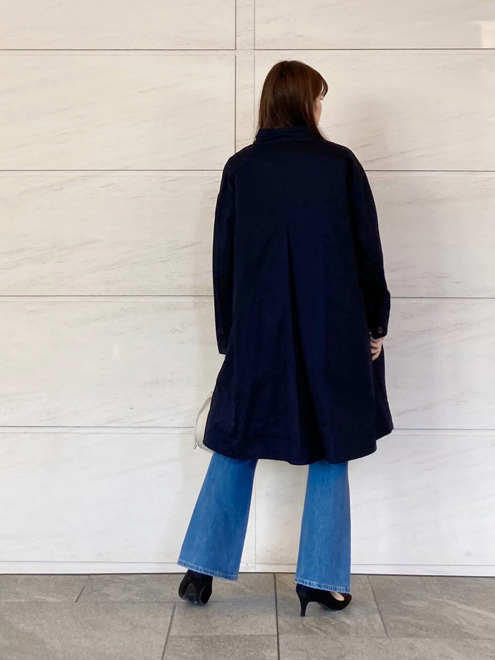 「シンプルコーデ、大人カジュアル、ボーダー、春コーデ、カジュアル、プチプラ、Sonny Label、今日のコーデ、ootd」|「URBAN RESEARCH Sonny Labelのフェイクスェードワンショルダーバッグ(ショルダーバッグ、ホワイト系)」を使った、はつねさん(レディース・158cm)の冬コーディネートの3枚目の写真