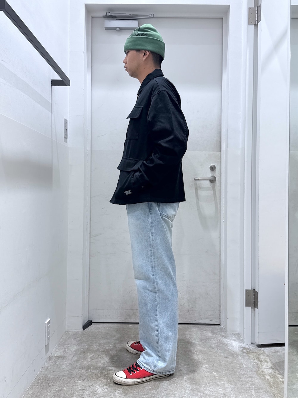 「ニット帽、秋服準備はじめました、初秋コーデ、シンプルスタイル」｜「XLARGEのMILITARY JACKET（その他アウター、ブラック系）」を使った、横南 丈さん（骨格ストレート・メンズ・175cm）の秋コーディネートの2枚目の写真