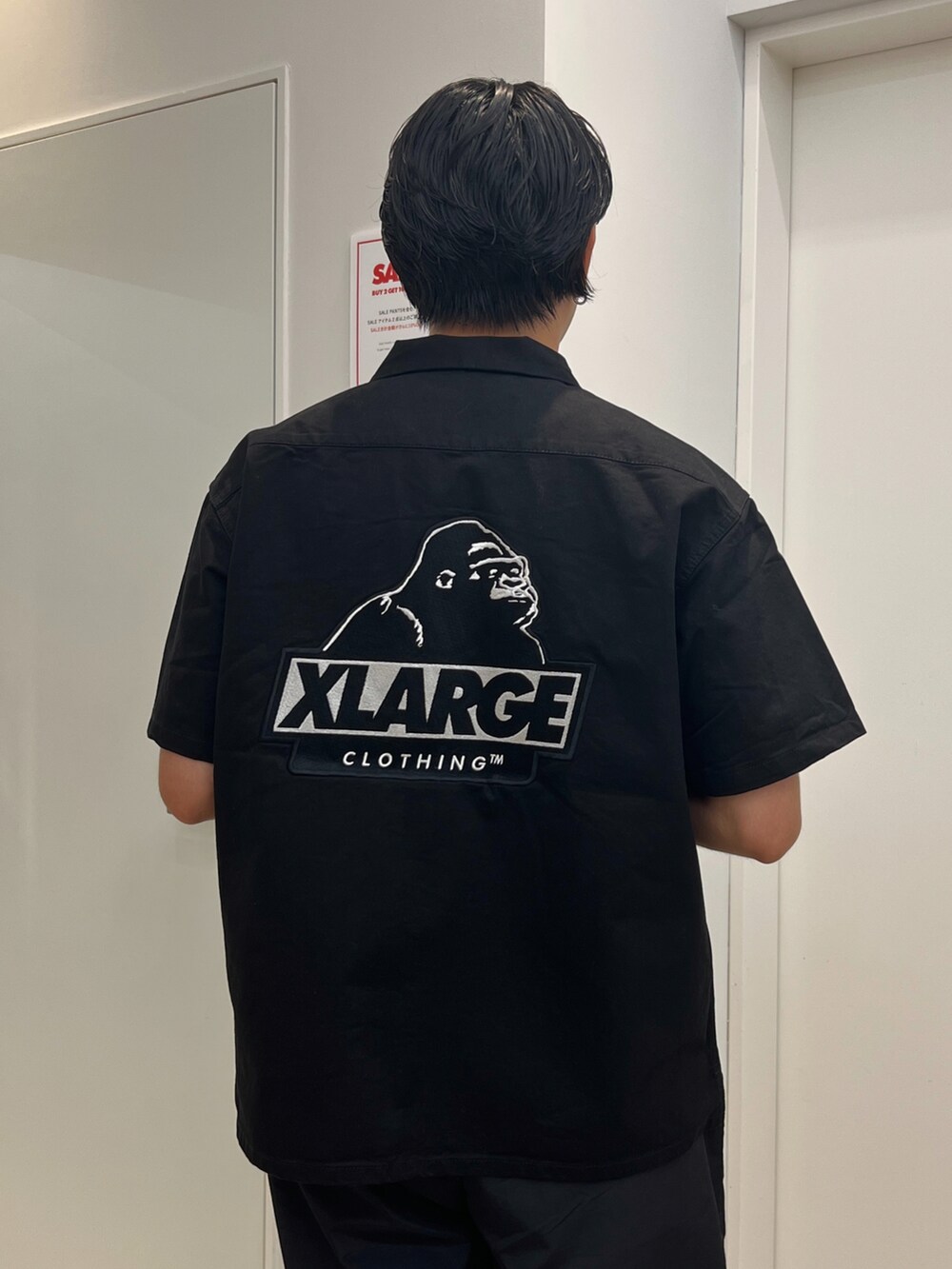 「XLARGE」｜「XLARGEのS/S OG WORK SHIRT（シャツ/ブラウス、ブラック系）」を使った、横南 丈さん（メンズ・175cm）の夏コーディネートの2枚目の写真