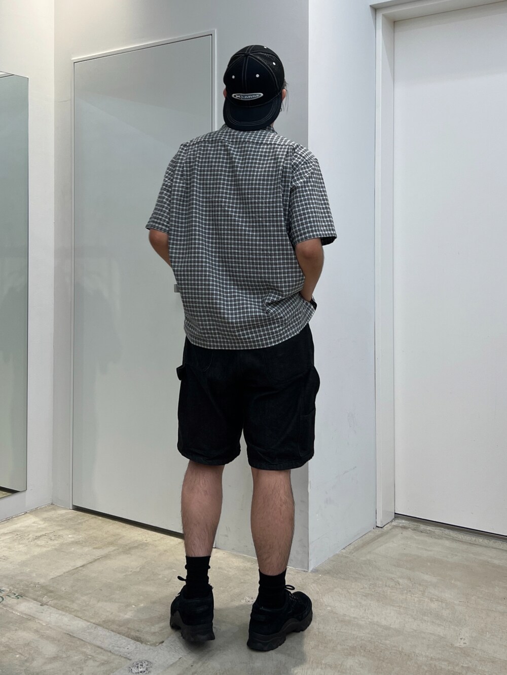 「XLARGE」｜「XLARGEのOVAL LOGO MESH CAP（キャップ、ブラック系）」を使った、横南 丈さん（メンズ・175cm）の夏コーディネートの3枚目の写真