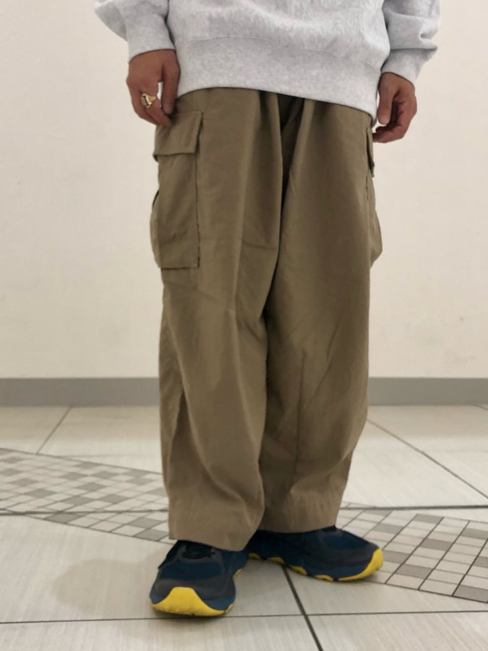 「BCSTOCK、B.C STOCK、秋冬コーデ、スエット、ブカパン」｜「B.C STOCKの【Vertigo Designs / バーティゴデザイン】 ex ニットキャップ（ニットキャップ/ビーニー、オレンジ系）」を使った、hs3131242さん（メンズ・167cm）の冬コーディネートの2枚目の写真