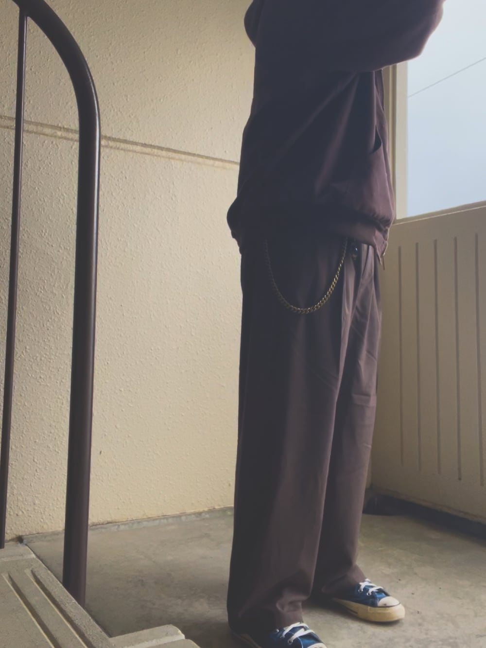 「ふるぎコーデ」｜「GUのアイテム（スラックス、ブラウン系）」を使った、kujiraさん（メンズ・175cm）の春コーディネートの3枚目の写真