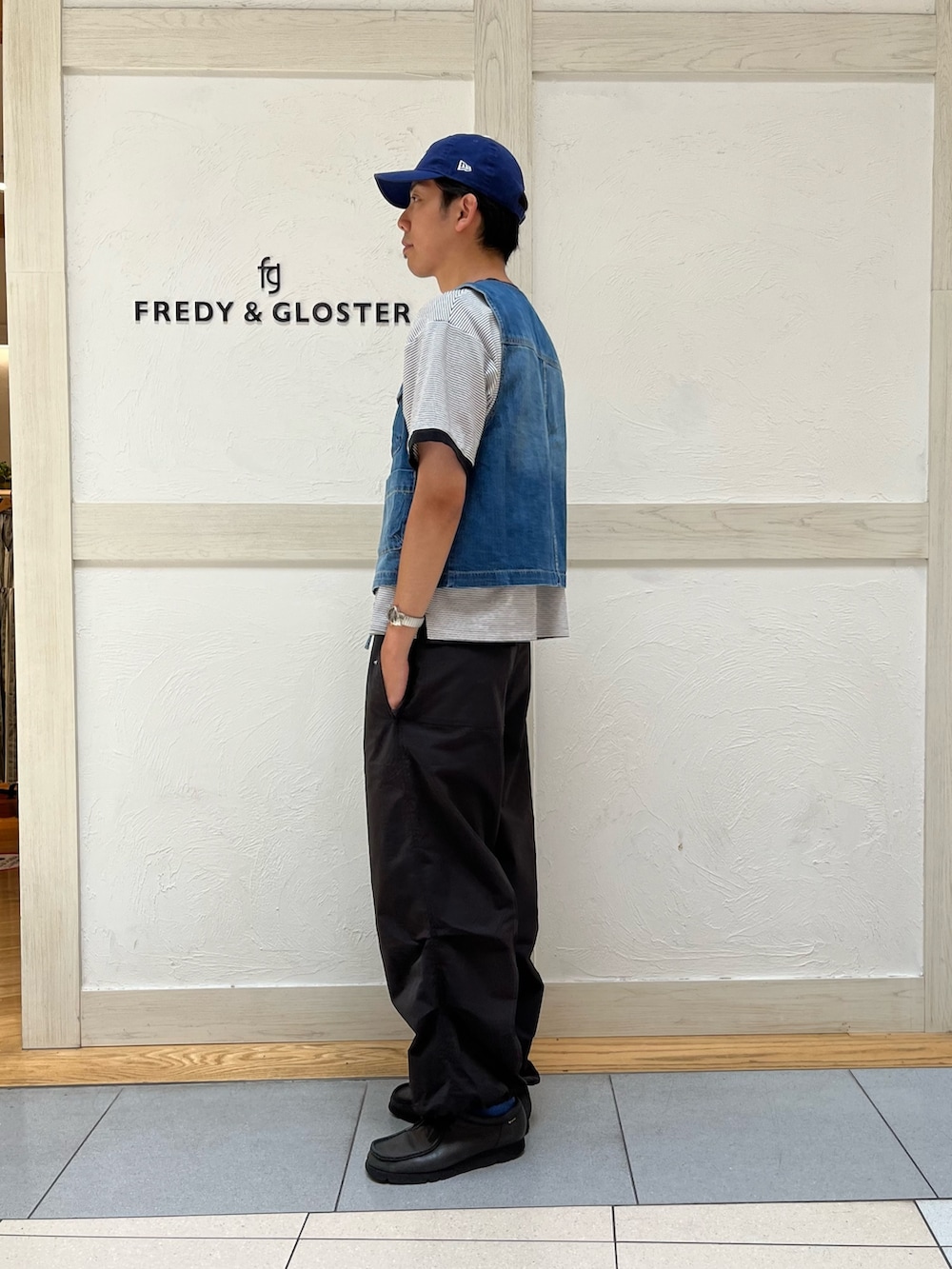 「ベスト、デニム、デニムベスト、ユニセックス、レディース、リンガーTシャツ、ミリタリー、M65、drifter、アニマル柄、y2k、夏コーデ、カジュアルコーデ、ラフ、おしゃれさんと繋がりたい」|「fredy emueのデニムポケットベスト(デニムジャケット、ブルー系)」を使った、ハヤシさん(メンズ・183cm)の夏コーディネートの2枚目の写真